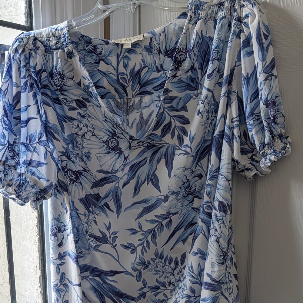 Bloom in Style: Elevate Your Wardrobe with the NEW Cynthia Crowley Floral V-Neck